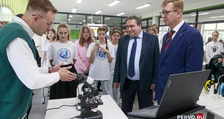 Сегодня открыли учебный класс биологии в рамках проекта «Уральская инженерная школа»
