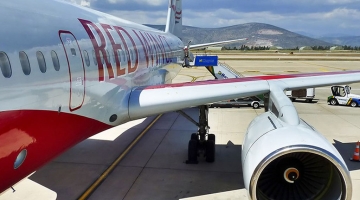 У самолета Red Wings отказал двигатель при полете над Каспийским морем