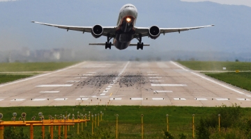 Авиакомпания выплатит пассажиру компенсацию за плохие воспоминания о полете