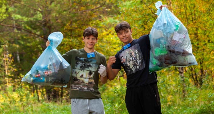 Активисты при поддержке ПНТЗ собрали почти шесть тонн мусора в Первоуральске
