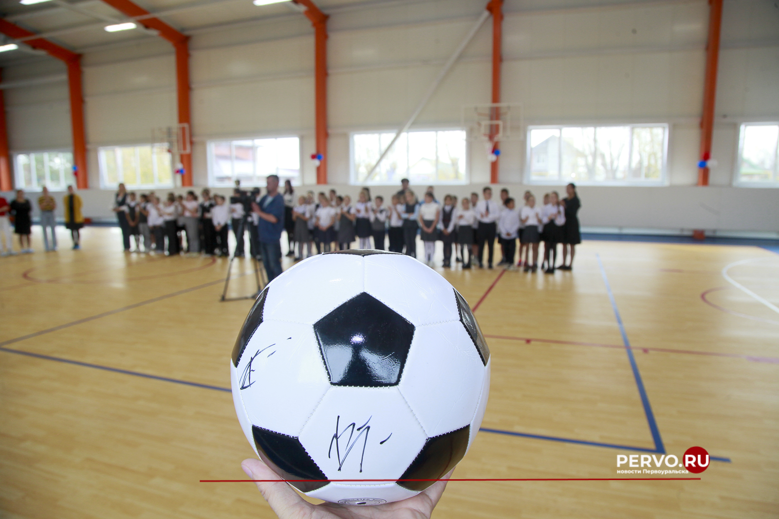 В Первоуральске после капитального ремонта в школе №11 открылся спортзал