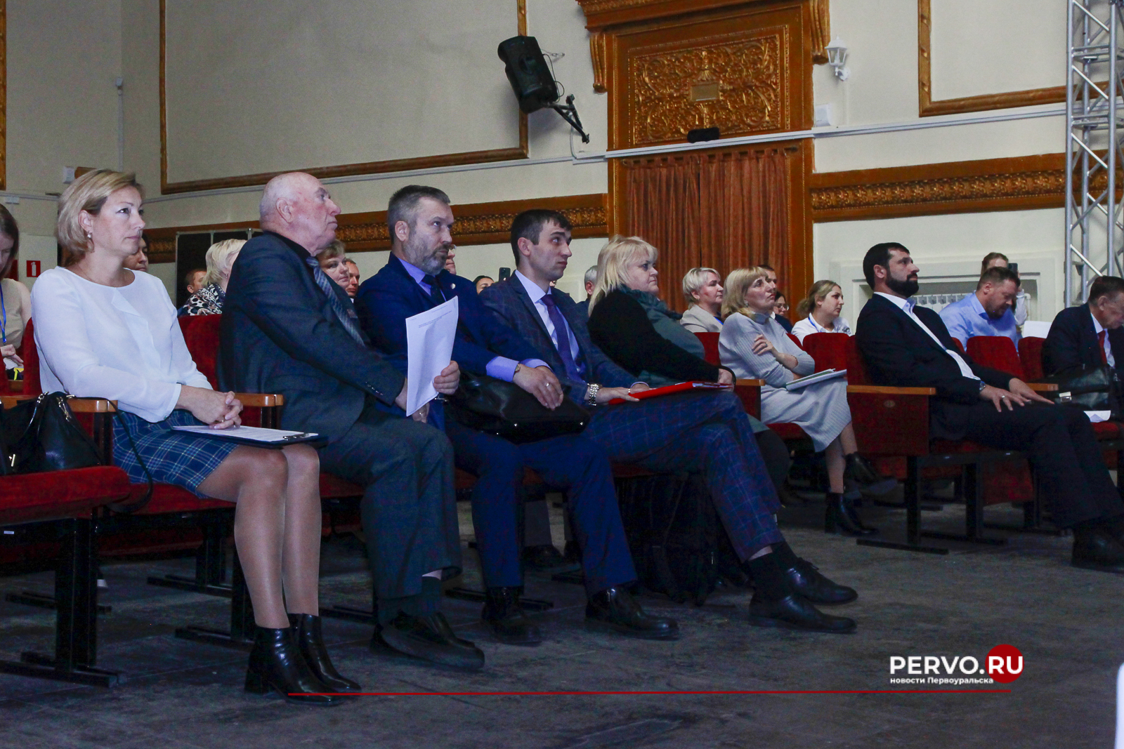 В городском округе Первоуральск состоялся семинар по вопросам поддержки военнослужащих, находящихся в зоне специальной военной операции, ветеранов боевых действий и их семей