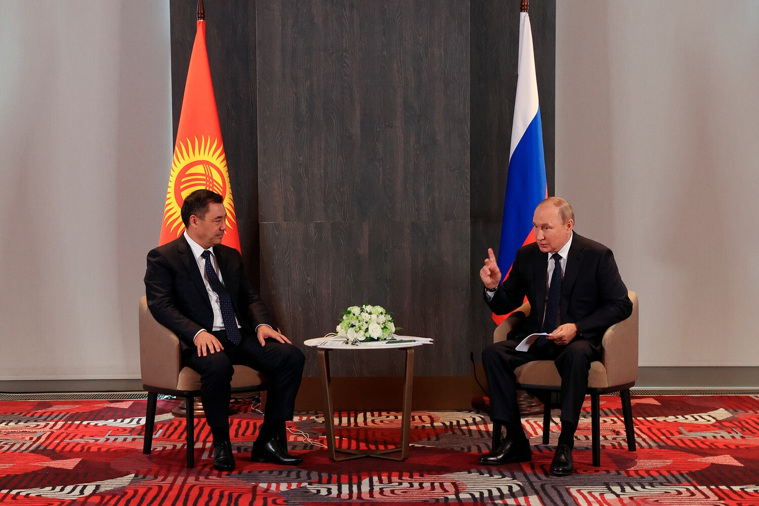 Путин прибыл с официальным визитом в Киргизию