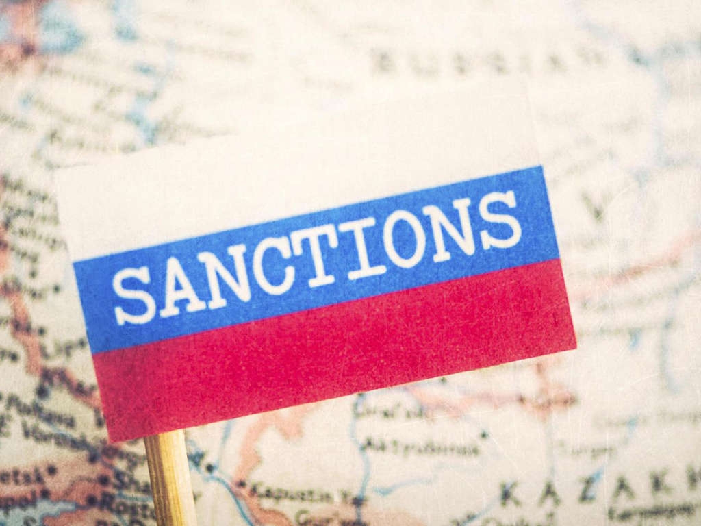 В Кремле оценили угрозы Евросоюза продлить санкции после завершения СВО