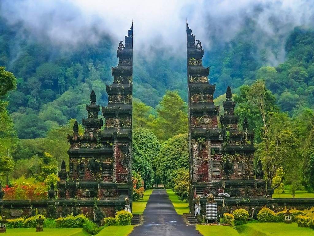 Как выбрать страховку для путешествия в Индонезию: рекомендации и советы