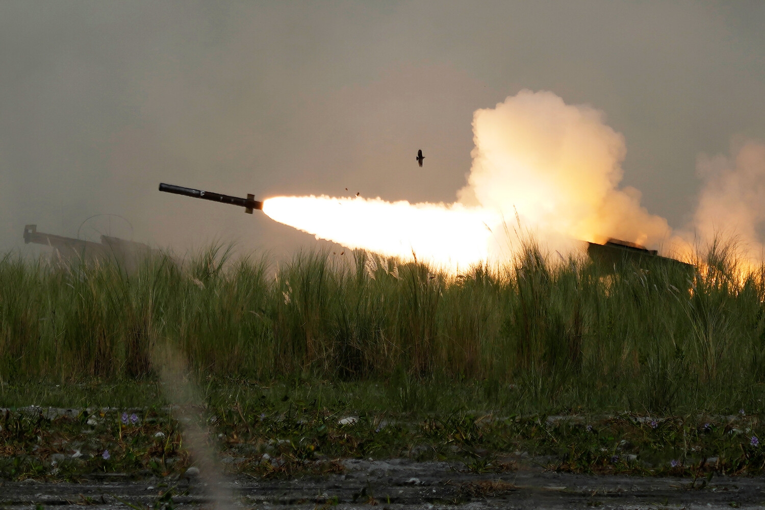 Минобороны РФ сообщило, что российские ПВО за сутки перехватили снаряды HIMARS И GLSDB