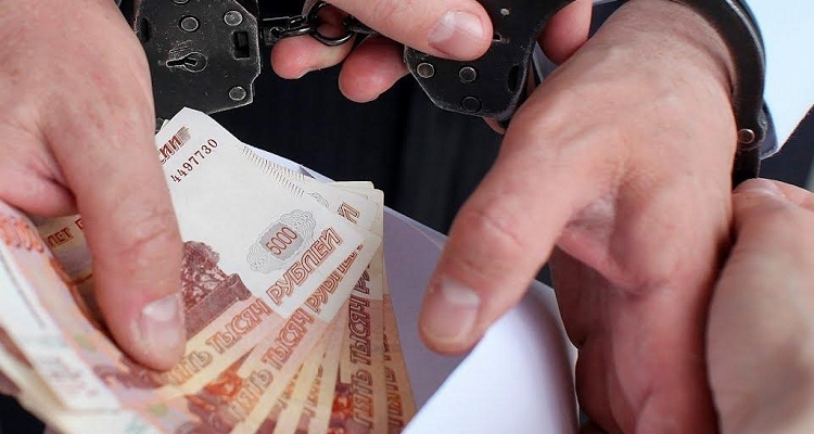 Водителя осудят за попытку попытку подкупа ГИБДД в Первоуральске
