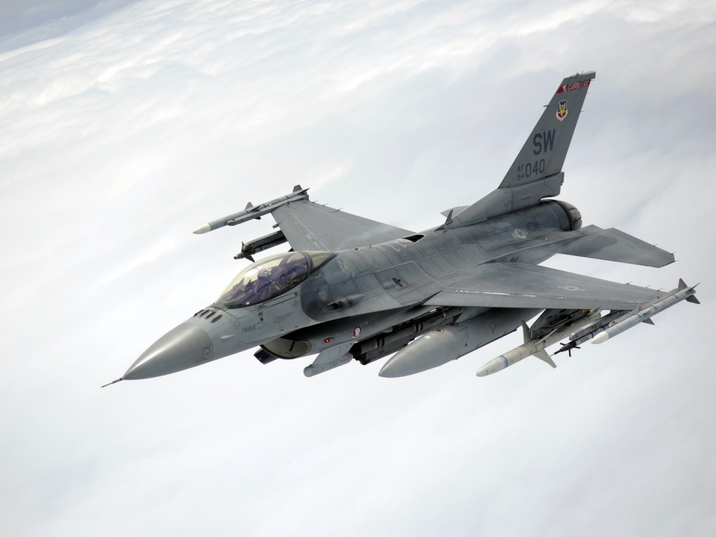 Стало известно, почему истребители F-16 не помогут Зеленскому и ВСУ