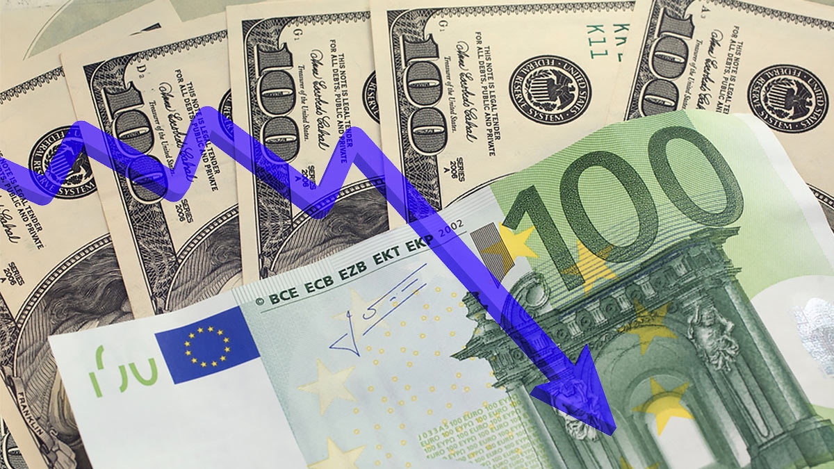 Курс евро опустился ниже 96 рублей впервые с 30 июня
