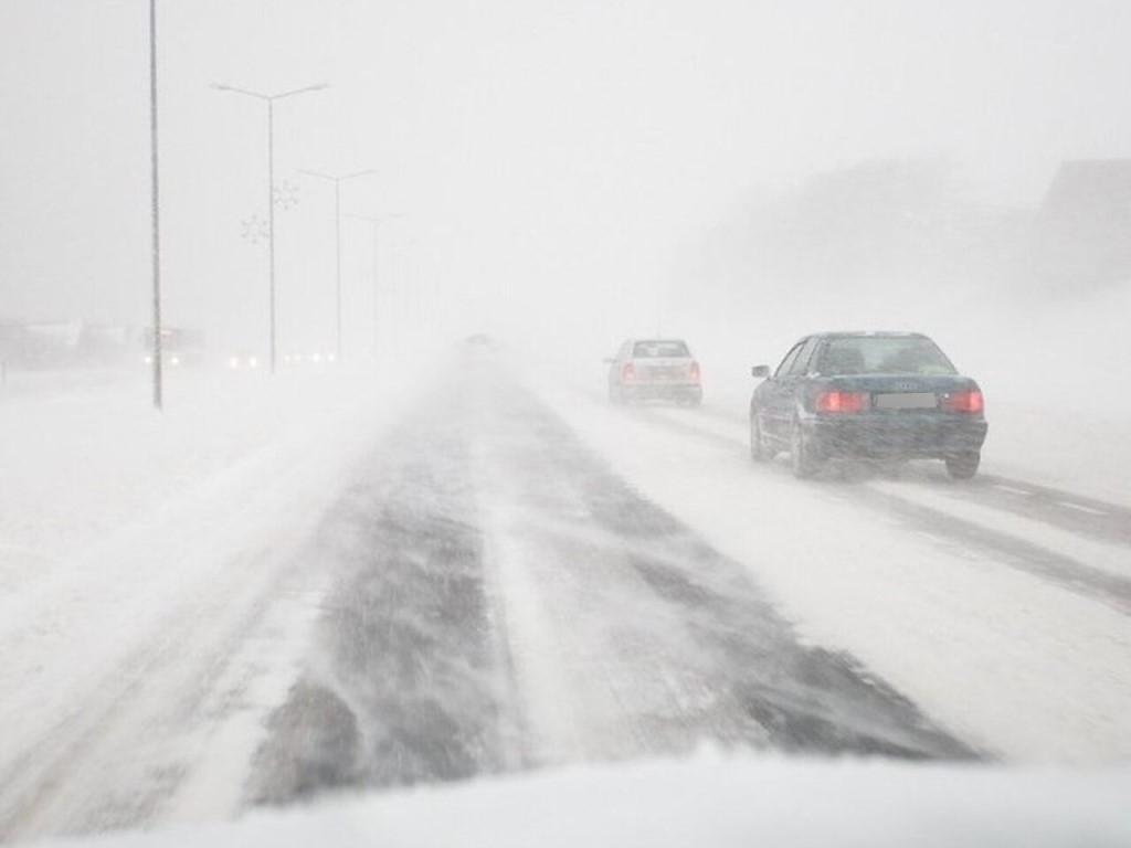 Сильный снегопад задержится ещё на пару дней