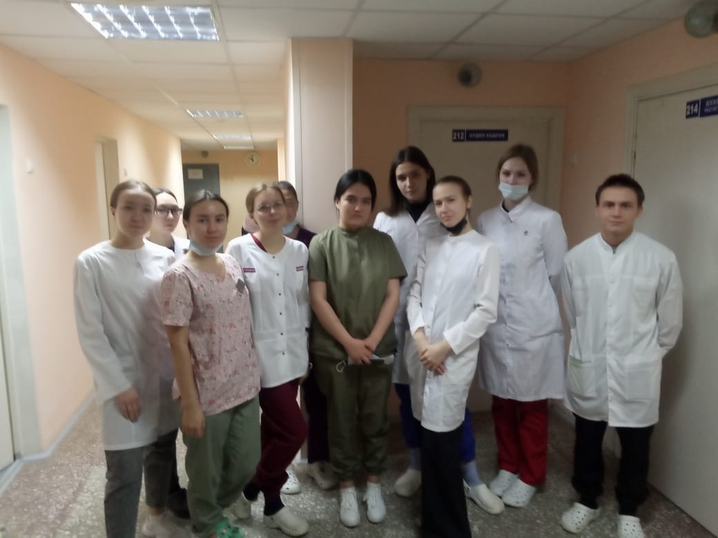 Практиканты Ревдинского медучилища приехали в детскую больницу Первоуральска