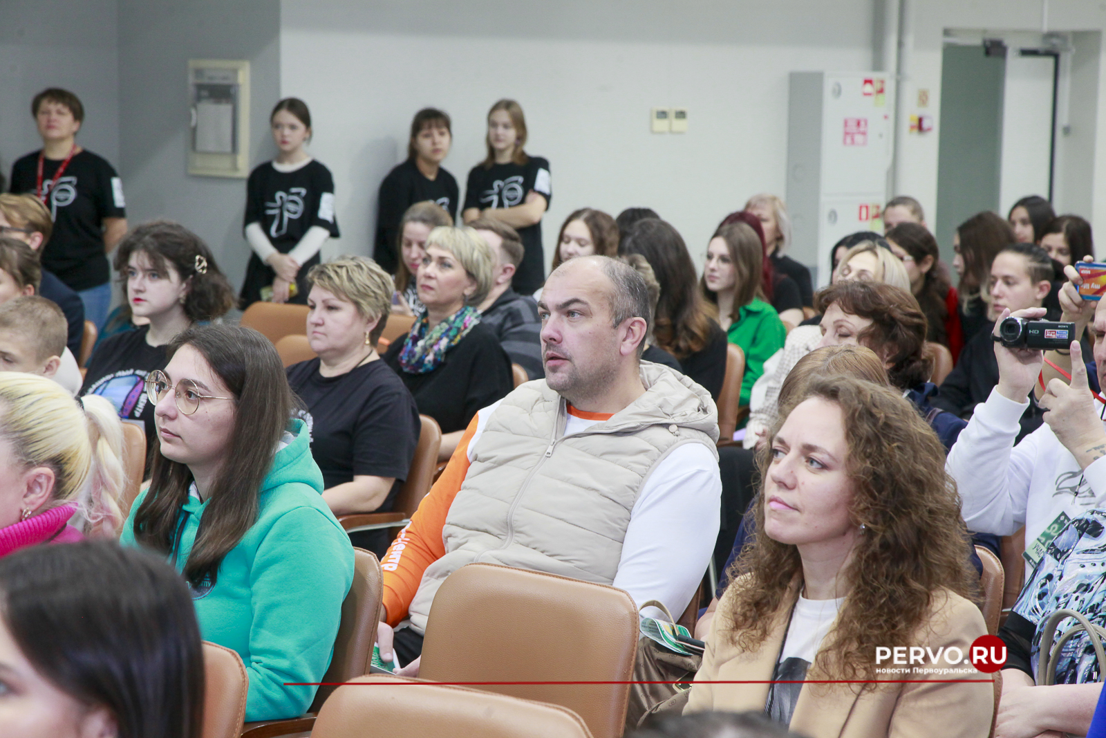 В ИКЦ Первоуральска проходит VI Областной фестиваль «Волонтёрство в социокультурной сфере»