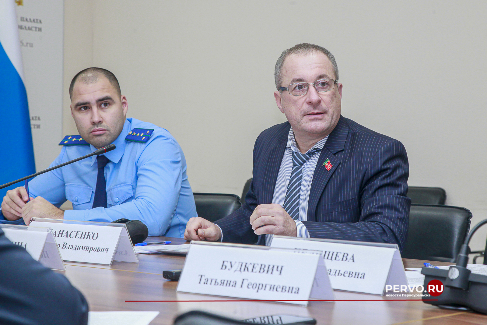 Сегодня прошли общественные слушания по обеспечения безопасности дома культуры «Горняк» в Первоуральске