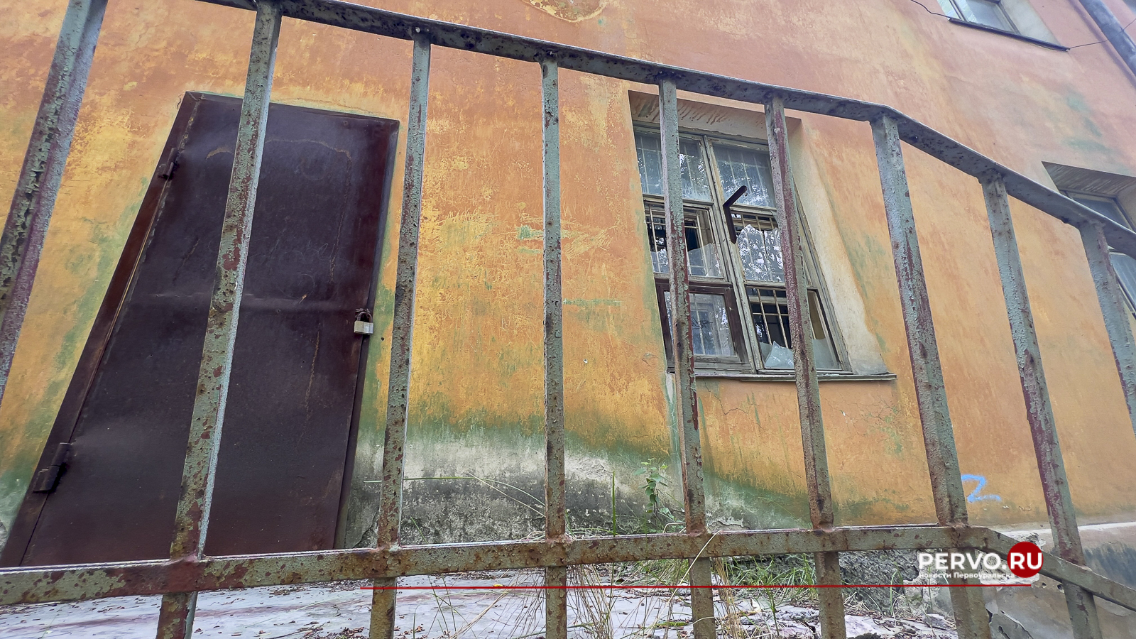 Сегодня прошли общественные слушания по обеспечения безопасности дома культуры «Горняк» в Первоуральске