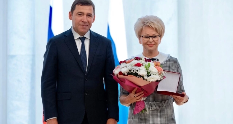 Директор лицея получила Знак отличия за заслуги перед Свердловской областью III степени