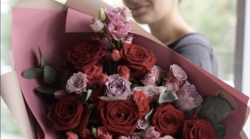 Услуга доставки цветов в Казани: преимущества и особенности