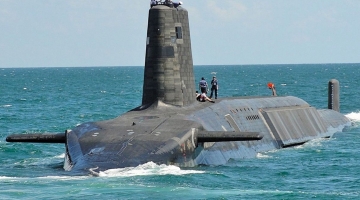 Британская атомная подлодка с экипажем едва не утонула в Атлантическом океане