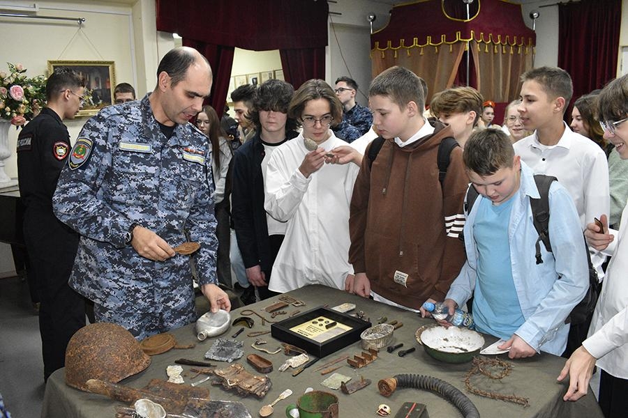Институт МВД России провел в Первоуральске несколько выставок
