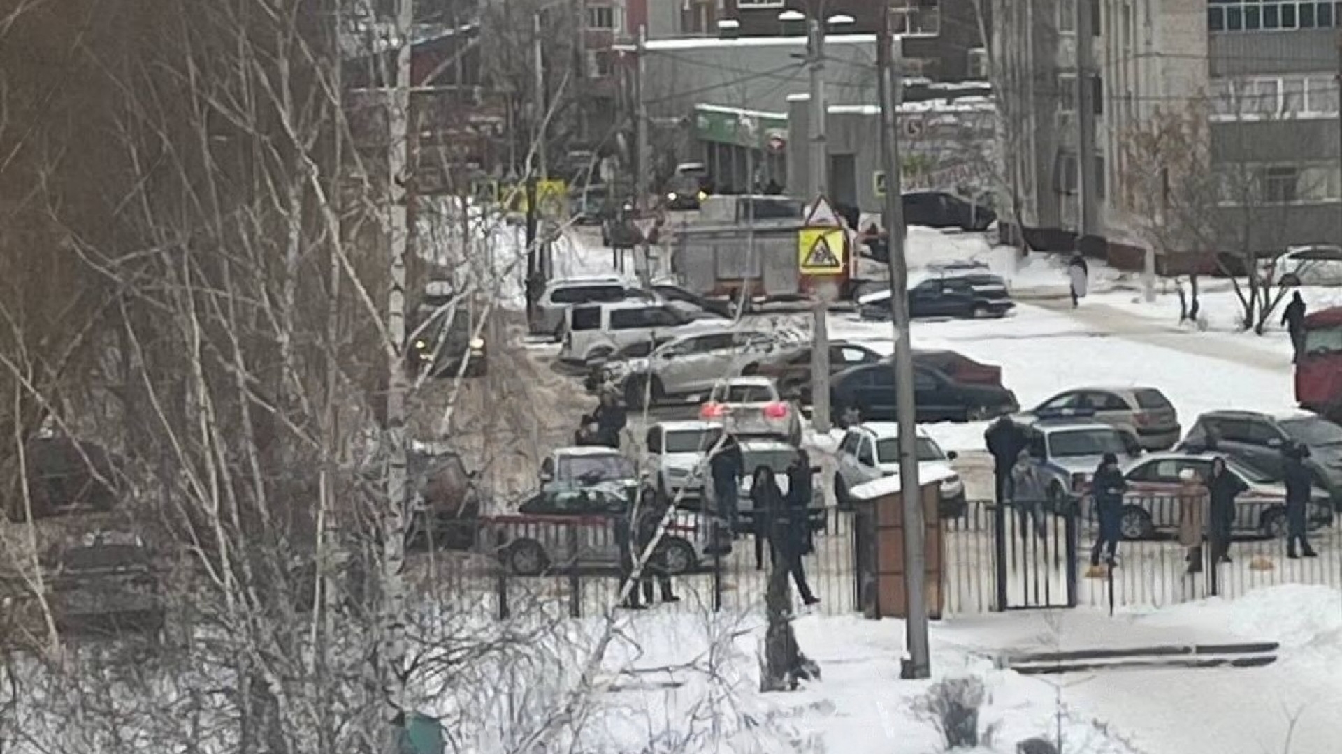 В брянской школе девочка устроила стрельбу. В брянской школе девочка устроила стрельбу