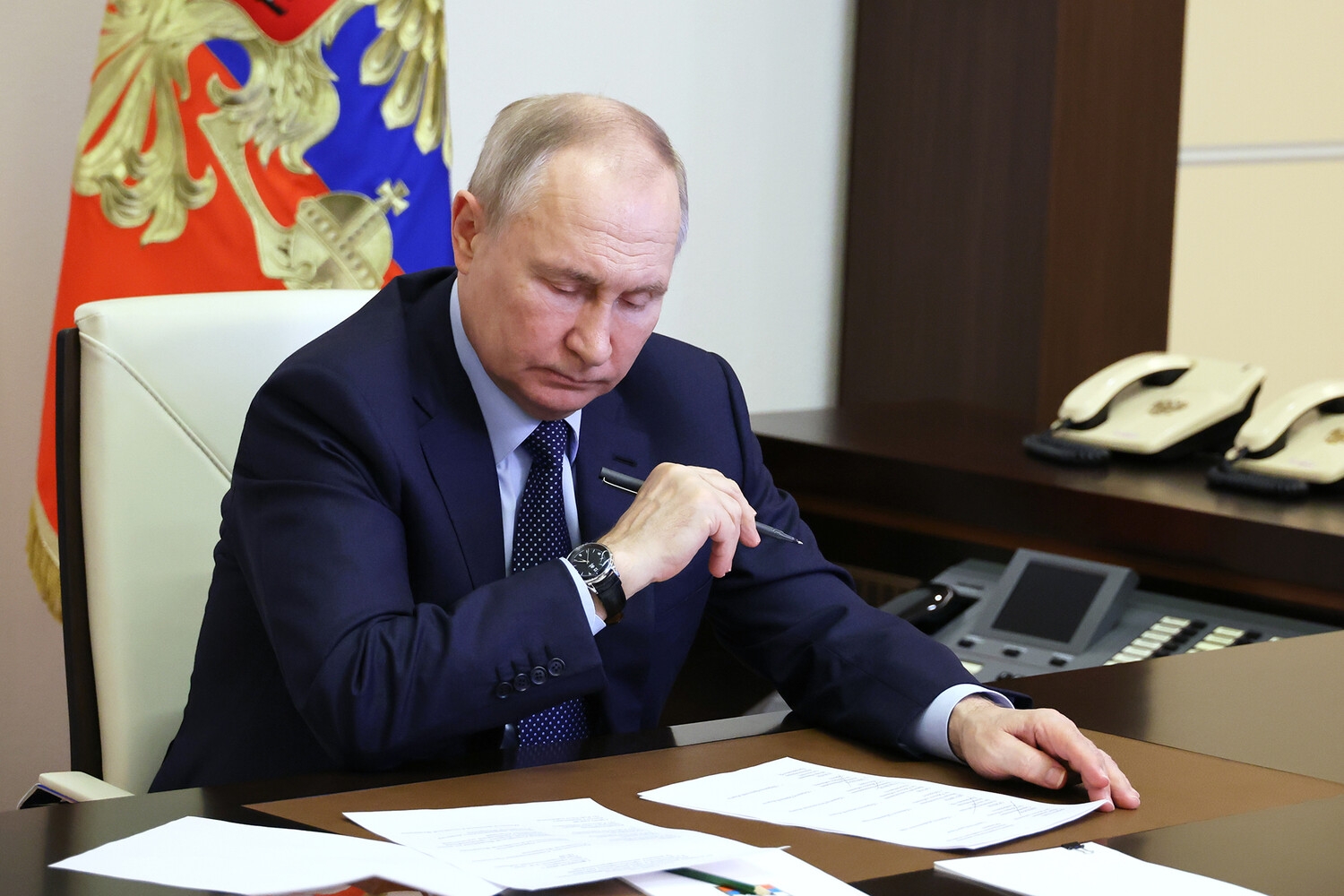 Путин подписал новую редакцию закона о занятости