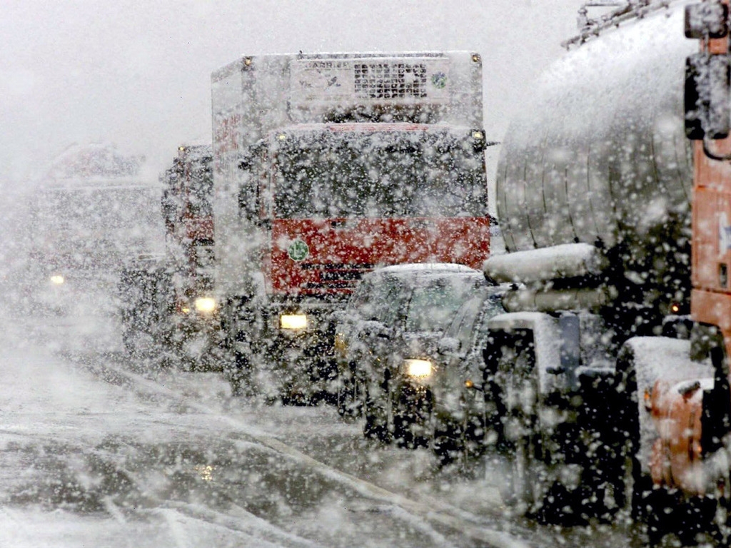 МЧС предупреждает о сильном ветре и снегопаде 26–27 декабря