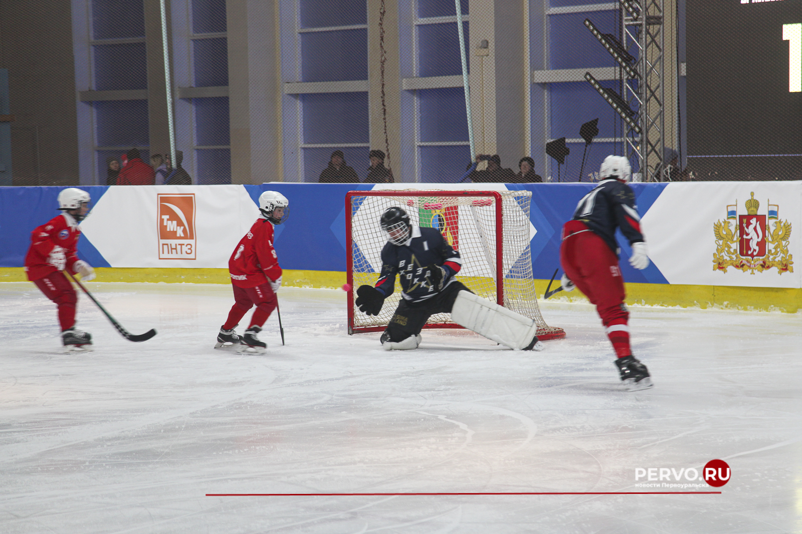 В Первоуральске торжественно открыли «Академию хоккея с мячом»