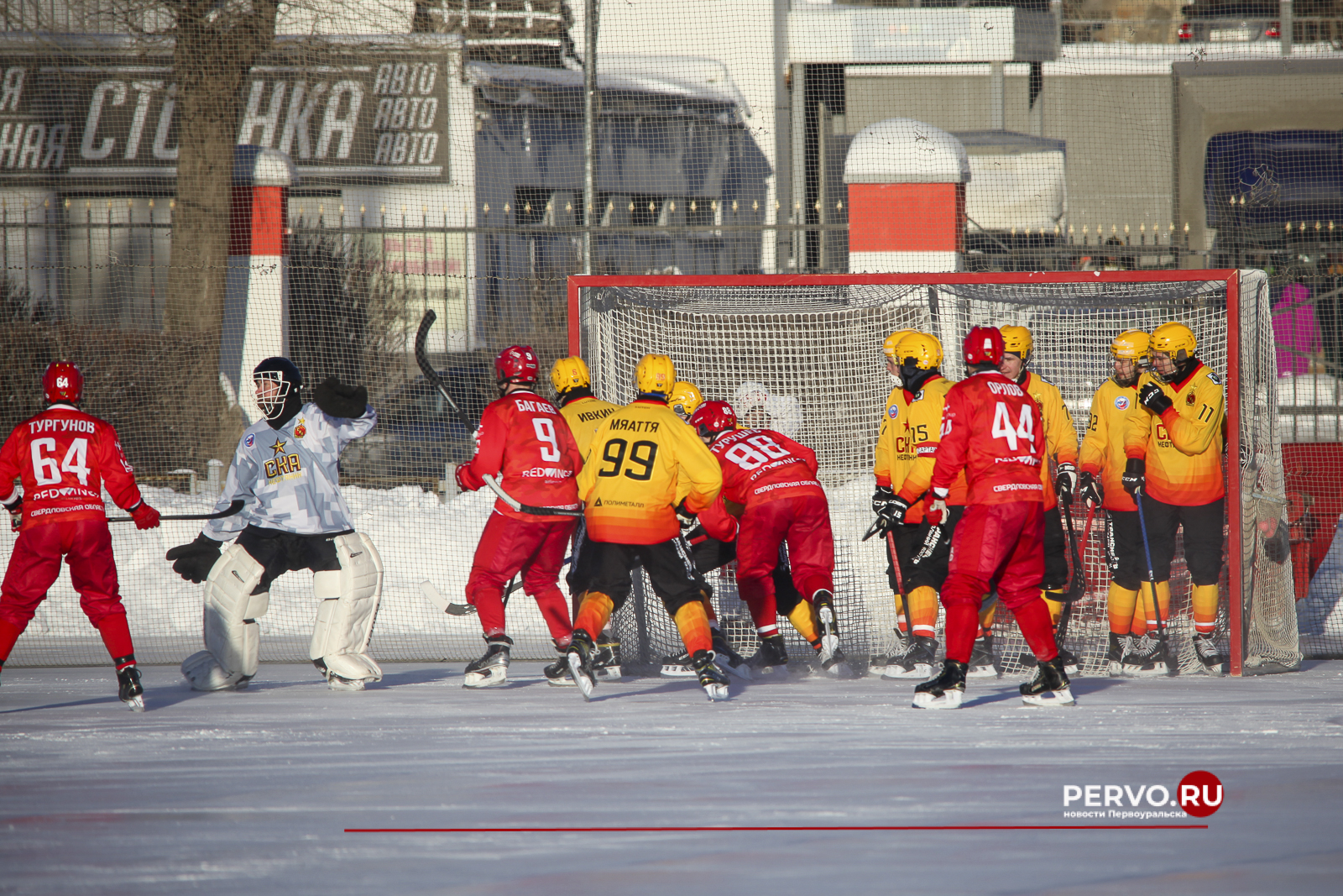 СКА-Нефтяник в Первоуральске разгромил СКА-Уральский Трубник