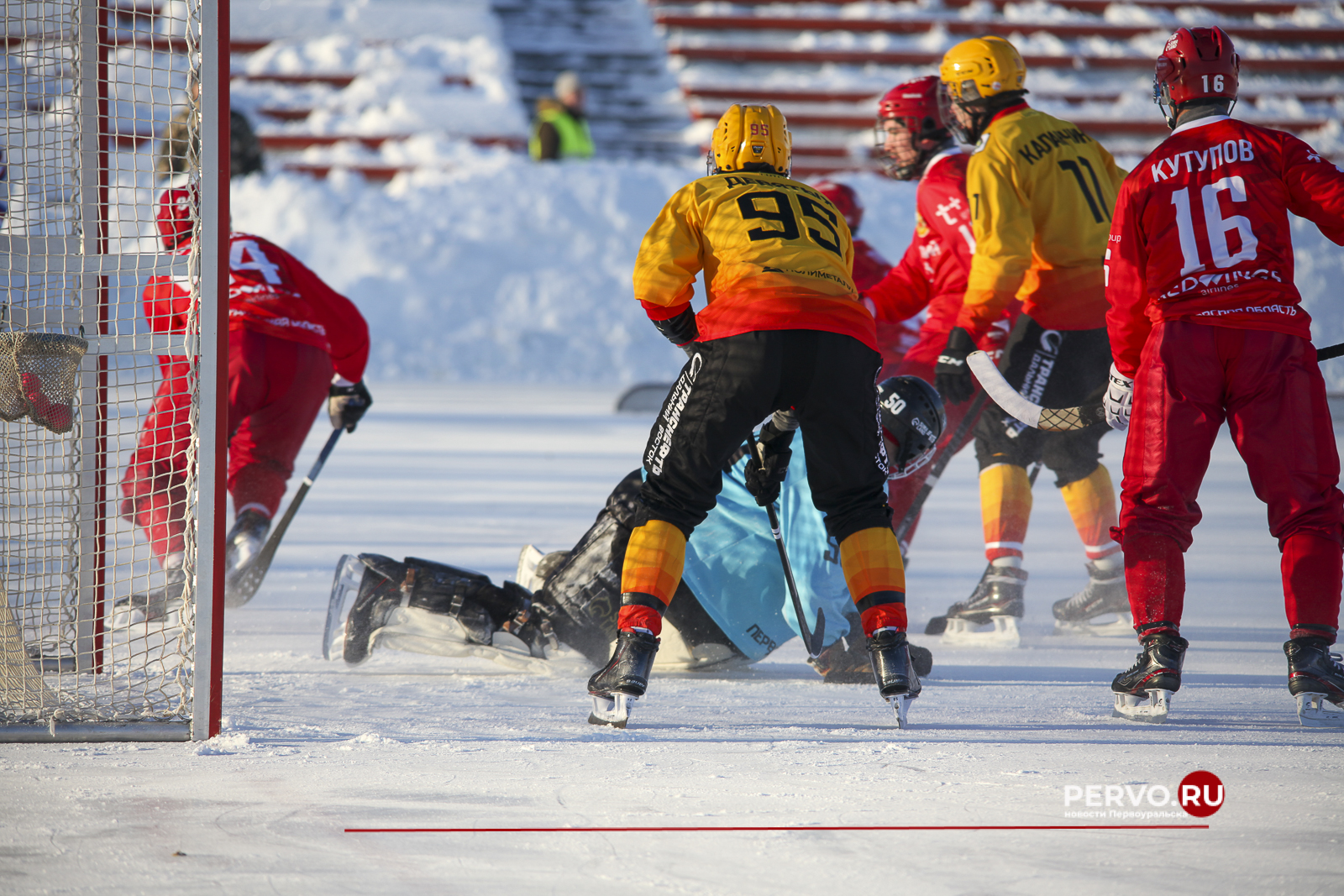 СКА-Нефтяник в Первоуральске разгромил СКА-Уральский Трубник
