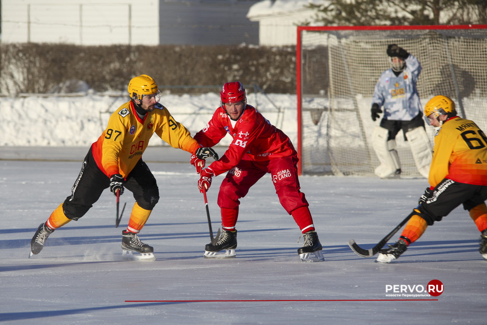 СКА-Нефтяник в Первоуральске разгромил СКА-Уральский Трубник