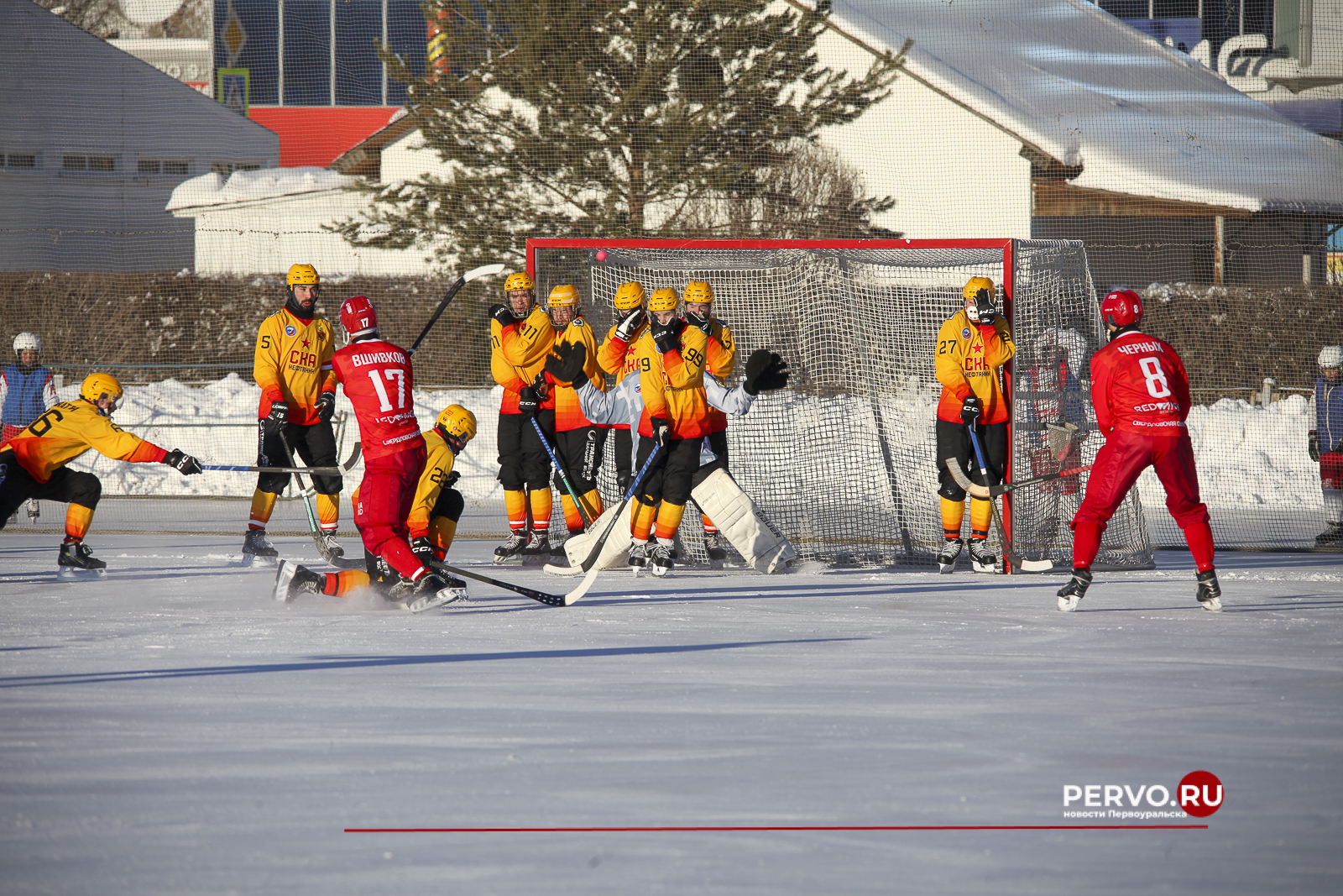 СКА-Нефтяник в Первоуральске разгромил СКА-Уральский Трубник