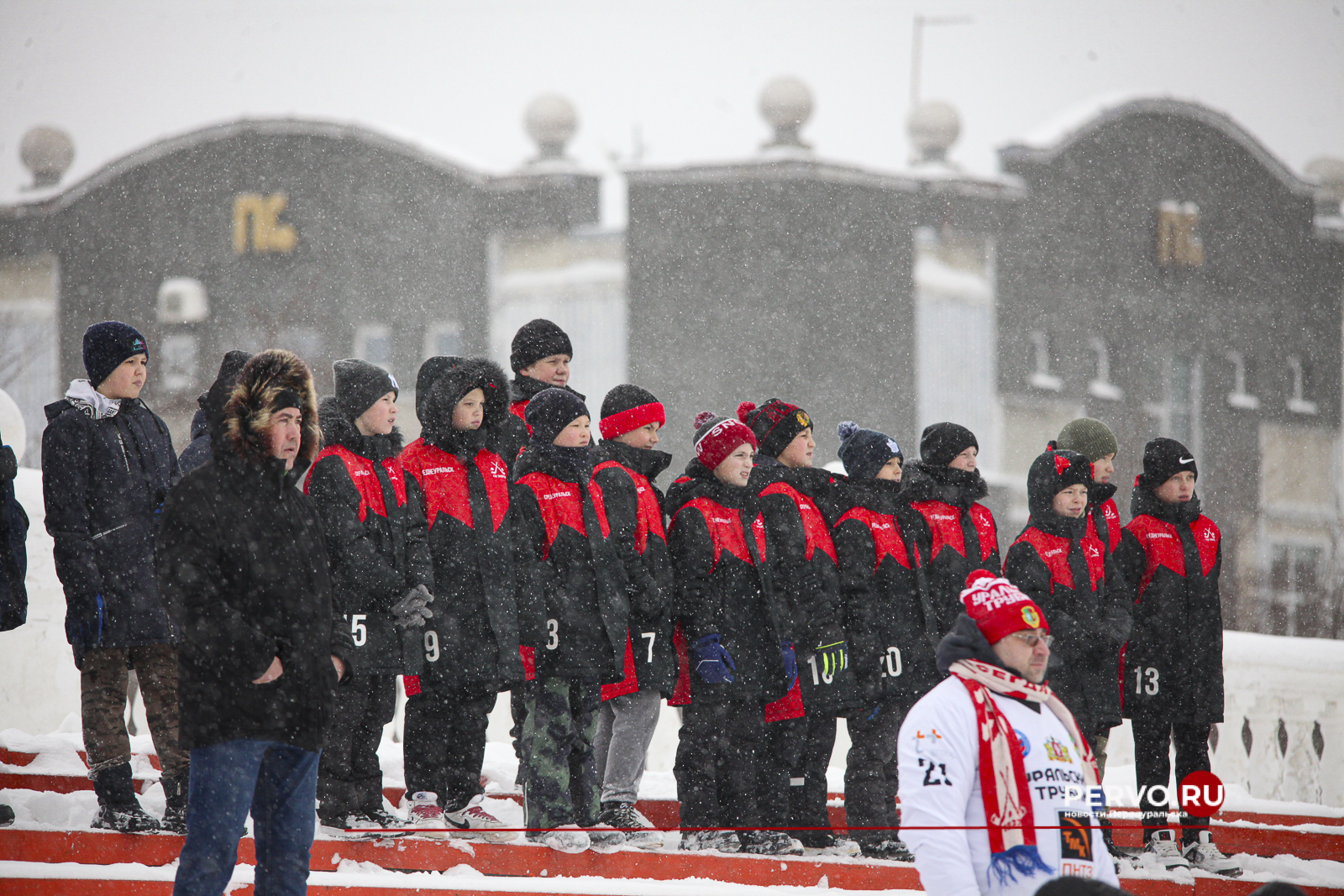 СКА-Уральский Трубник в Первоуральске проиграл Кузбассу со счётом 3:7 class