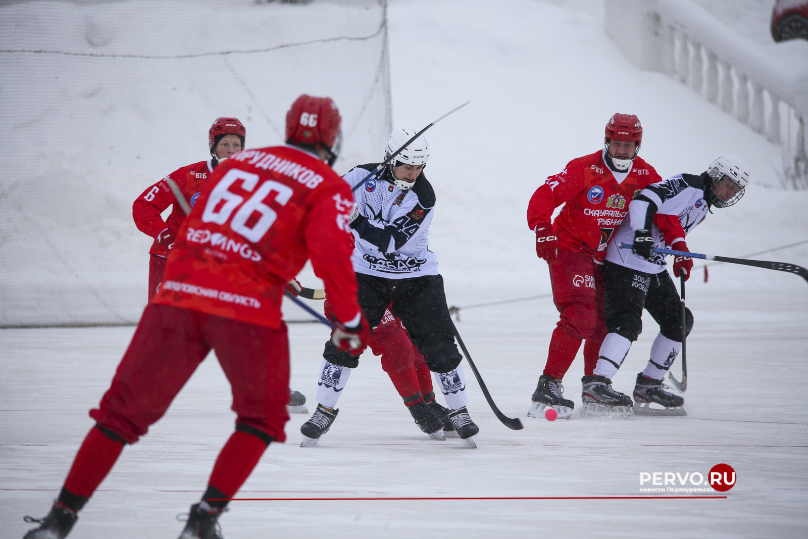 СКА-Уральский Трубник в Первоуральске проиграл Кузбассу со счётом 3:7 class