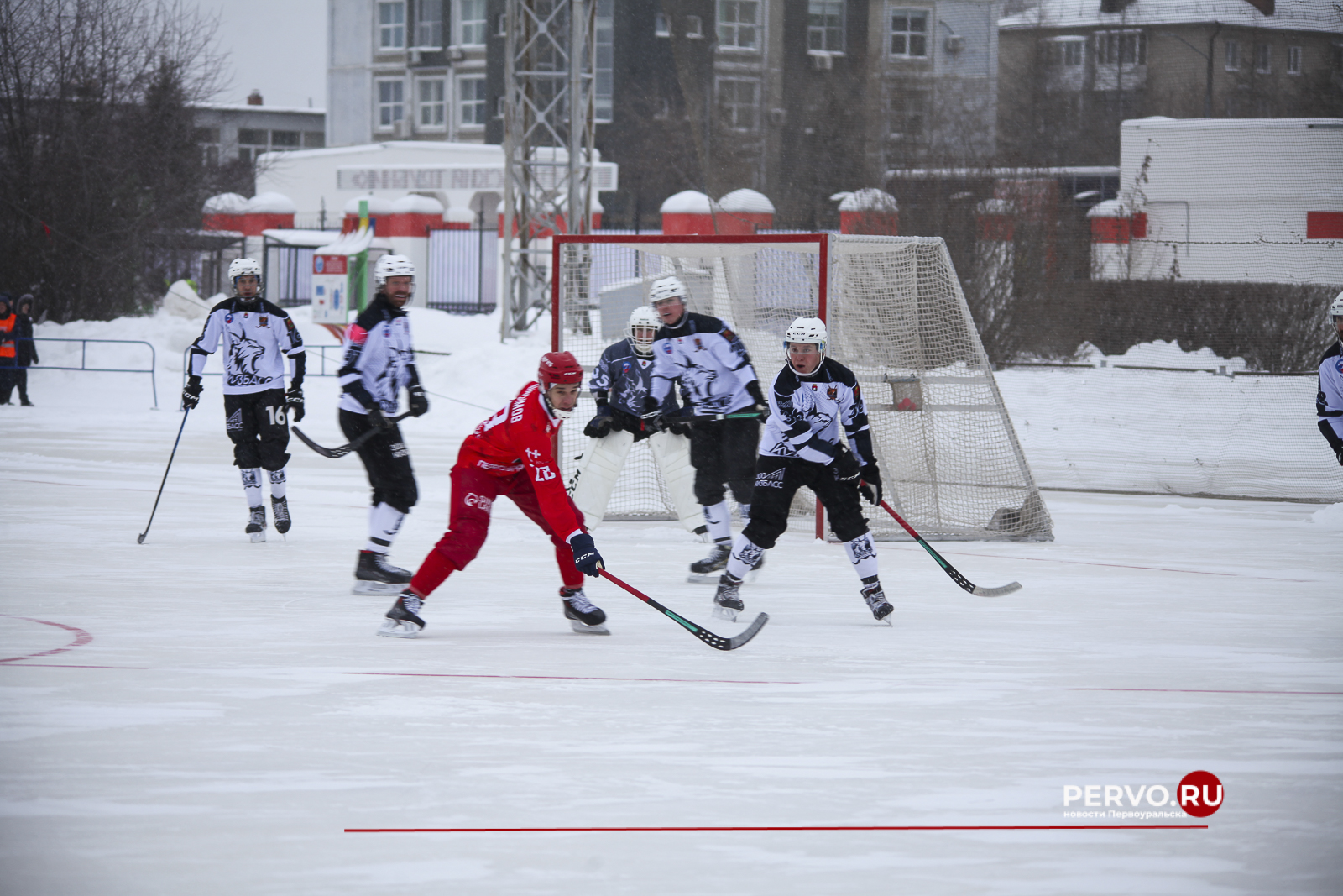 СКА-Уральский Трубник в Первоуральске проиграл Кузбассу со счётом 3:7 class