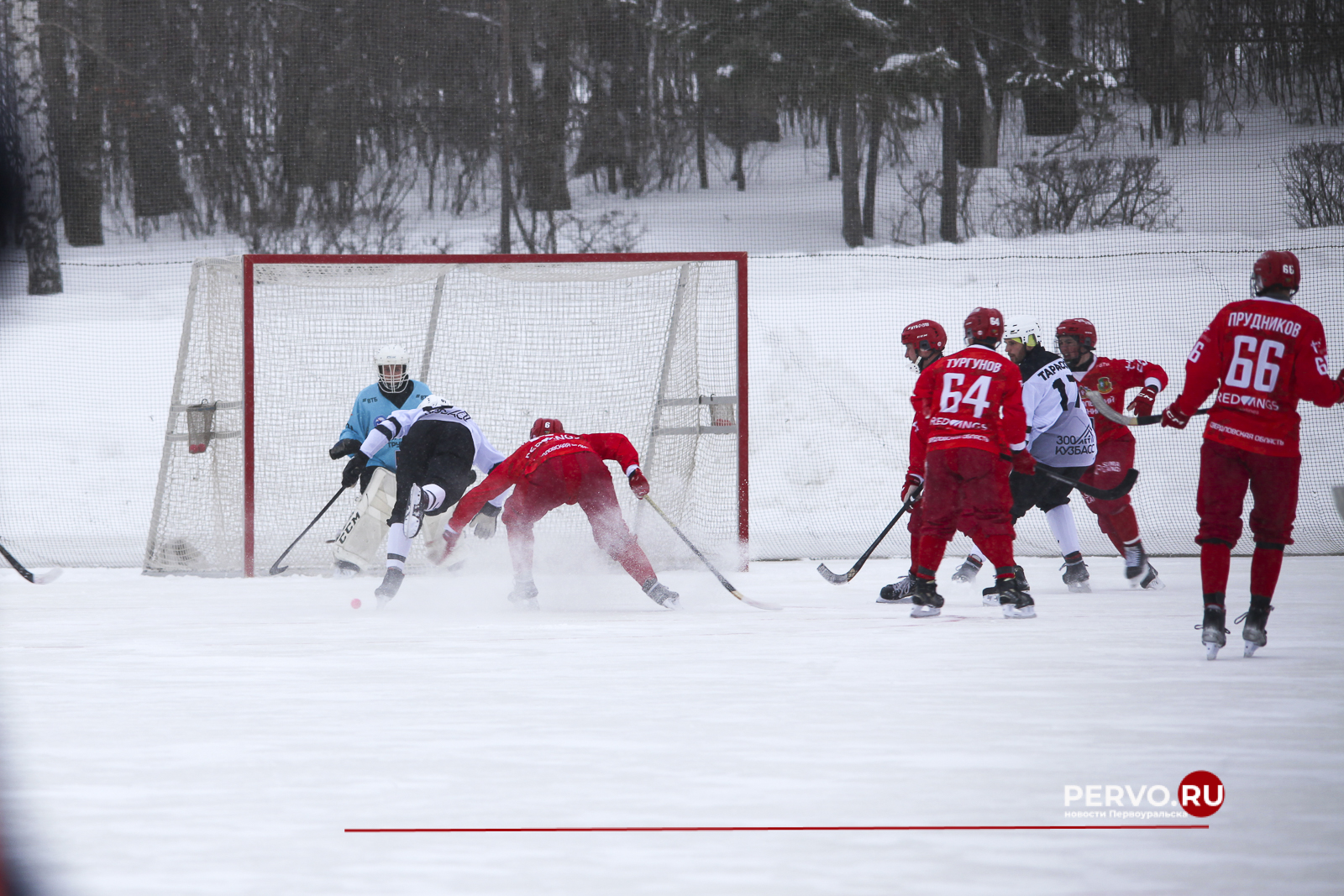 СКА-Уральский Трубник в Первоуральске проиграл Кузбассу со счётом 3:7 class