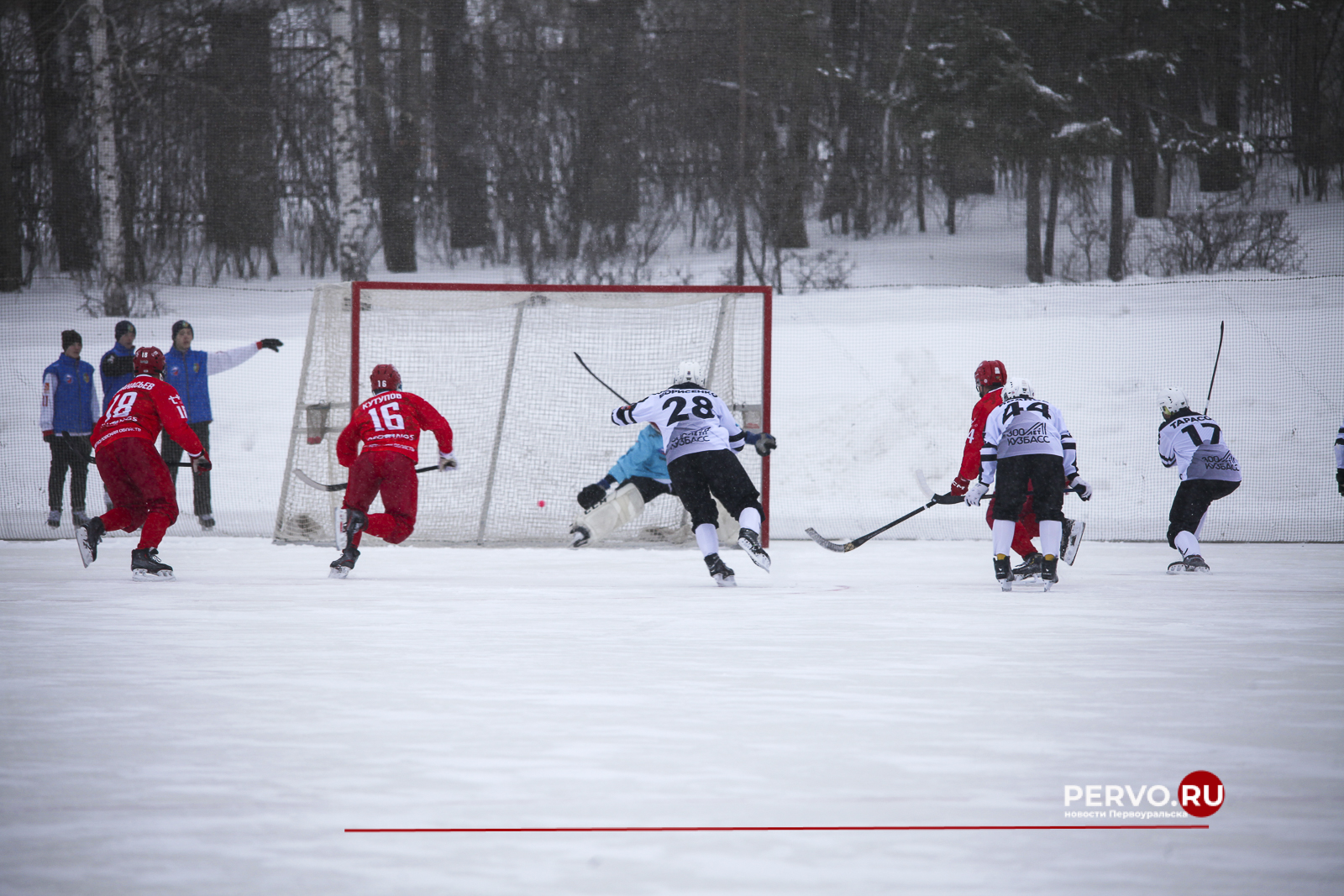 СКА-Уральский Трубник в Первоуральске проиграл Кузбассу со счётом 3:7 class
