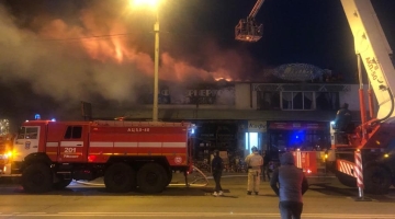 Открытое горение на пожаре на рынке в Ростове-на-Дону ликвидировано