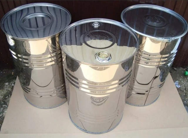 Бочки из нержавейки – особенности и преимущества