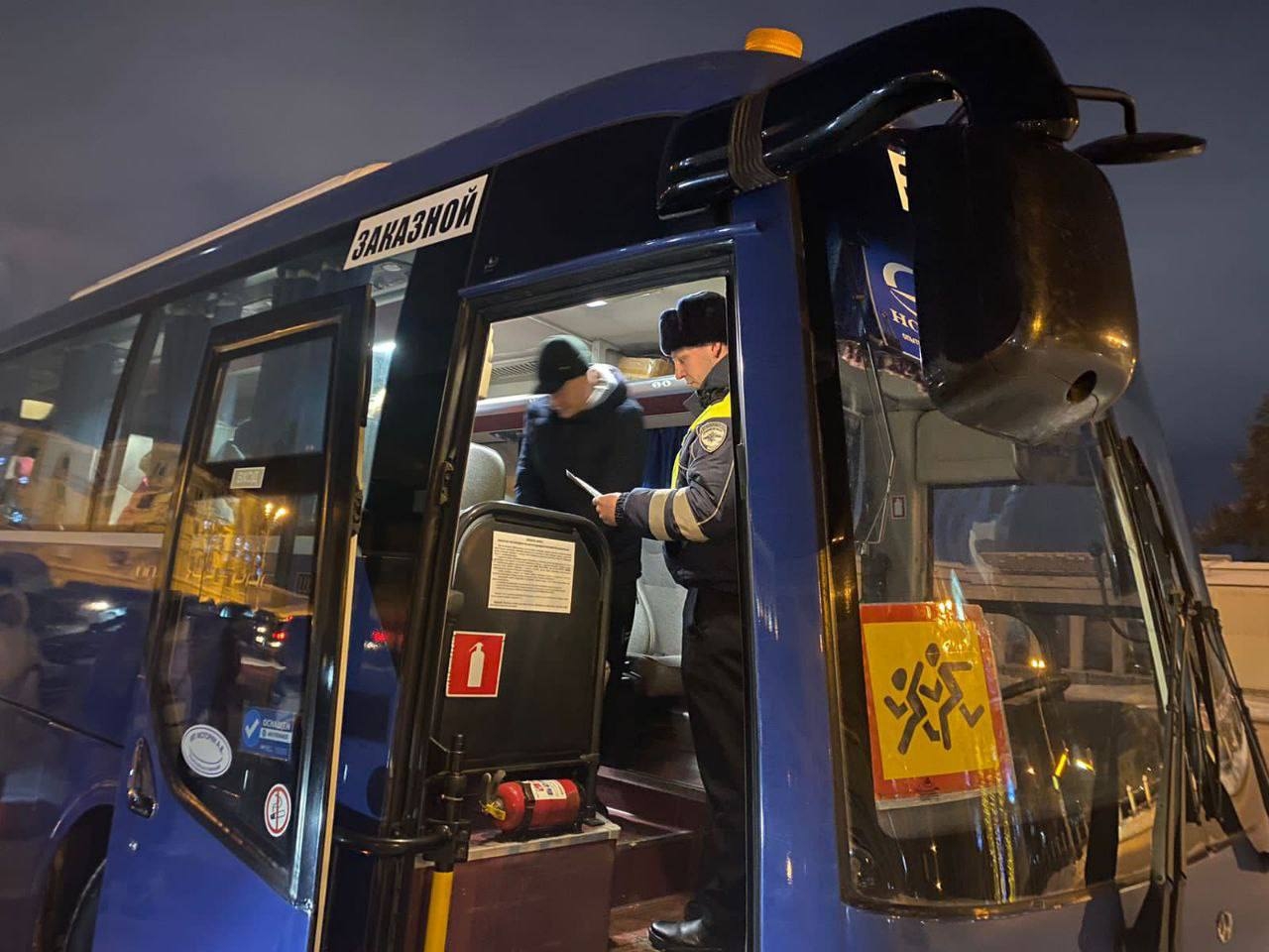 На дорогах усилен контроль за организованными перевозками групп детей автобусами