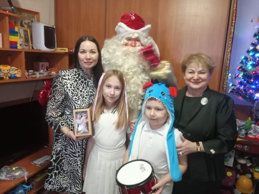 Восьмилетний Прохор из Первоуральска получил барабанную установку от министра культуры