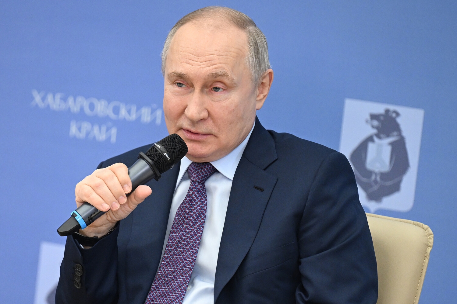 Путин заявил о непобедимости россиян