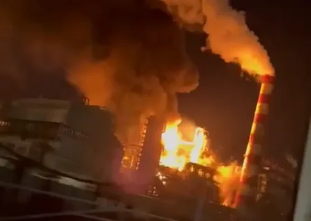 Пожар на российской нефтебазе локализовали
