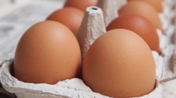 Росстат: цены на яйца в РФ в 2023 году выросли на 61,35%