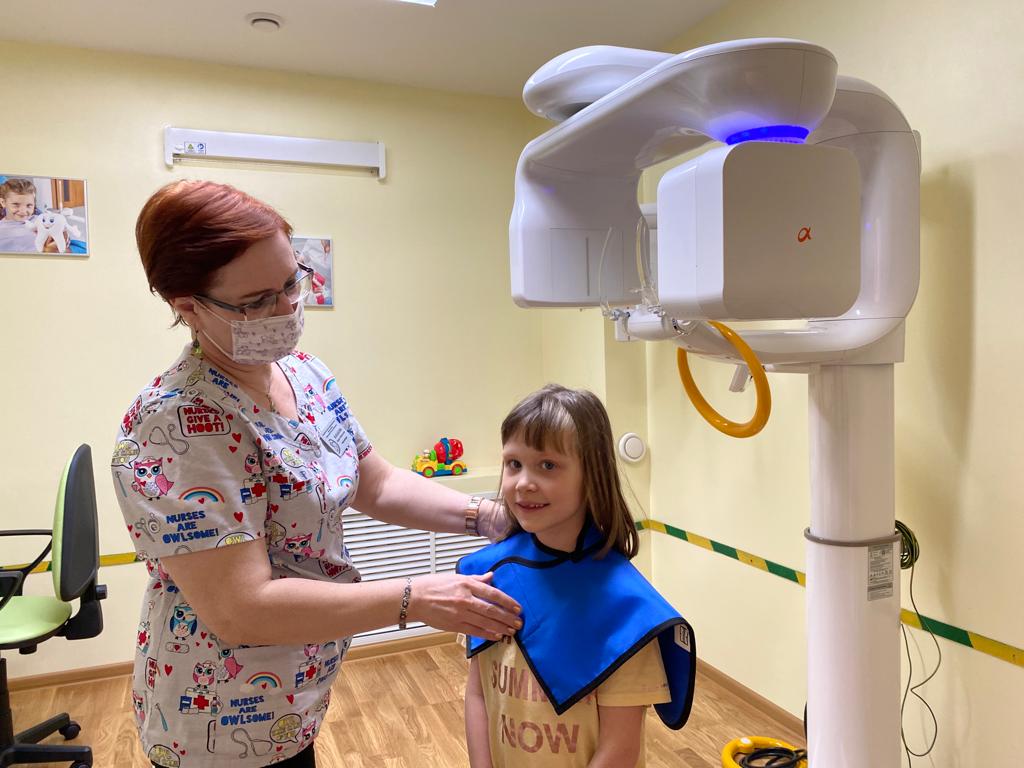 Есть детские больницы в которые. Детские больницы мира. Есть детские больницы в которые. Детская областная клиническая больница мурманск. Дети в больнице в палатах.