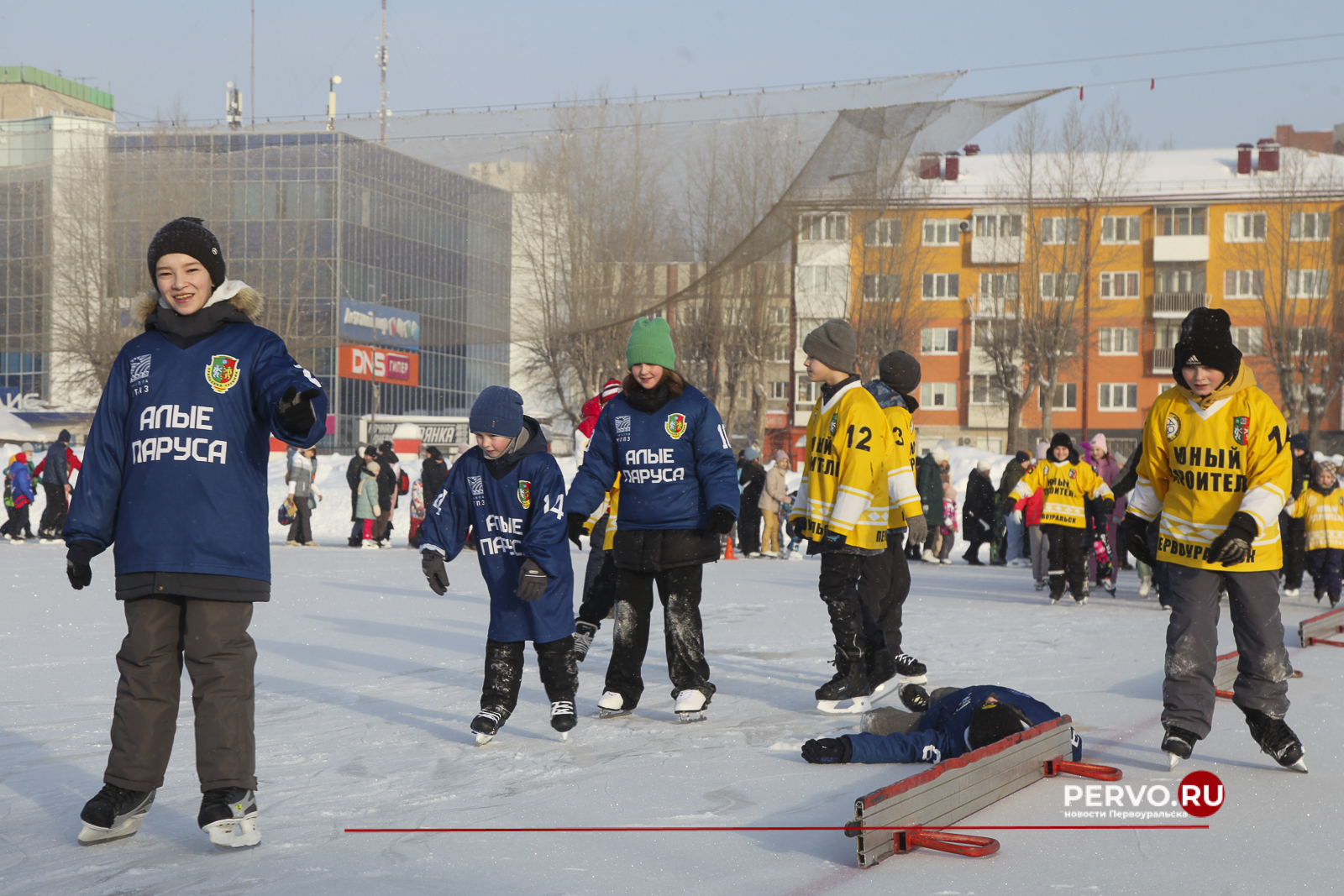 Лед надежды нашей собрал более тысячи жителей Первоуральска