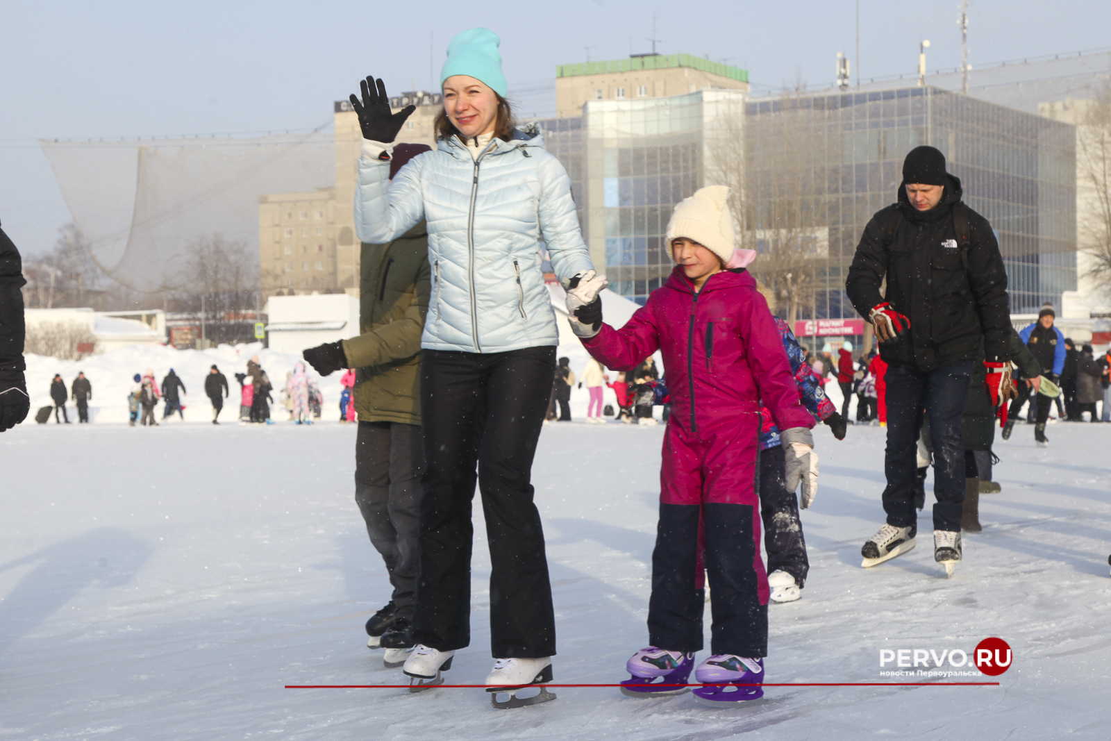 Лед надежды нашей собрал более тысячи жителей Первоуральска