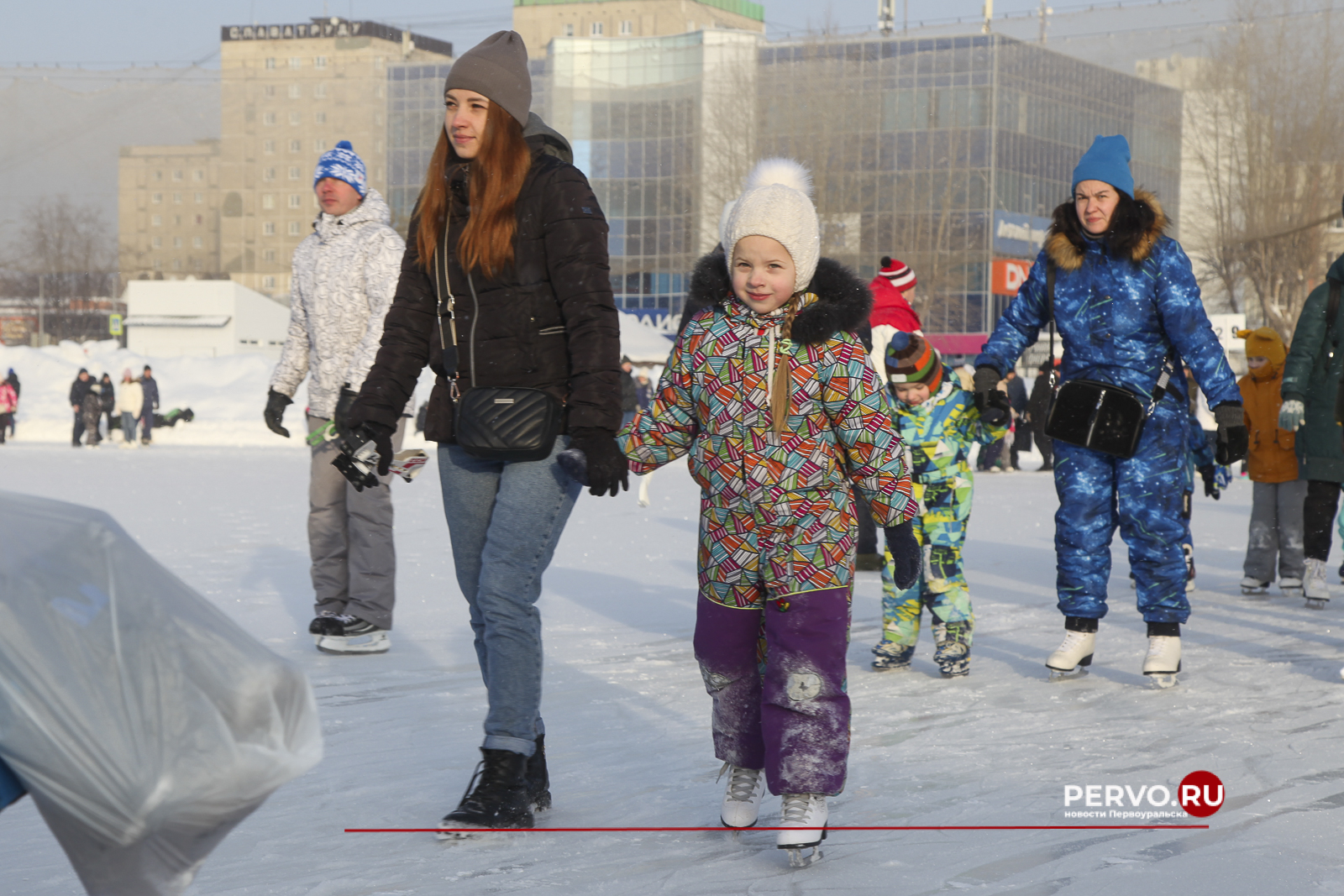 Лед надежды нашей собрал более тысячи жителей Первоуральска