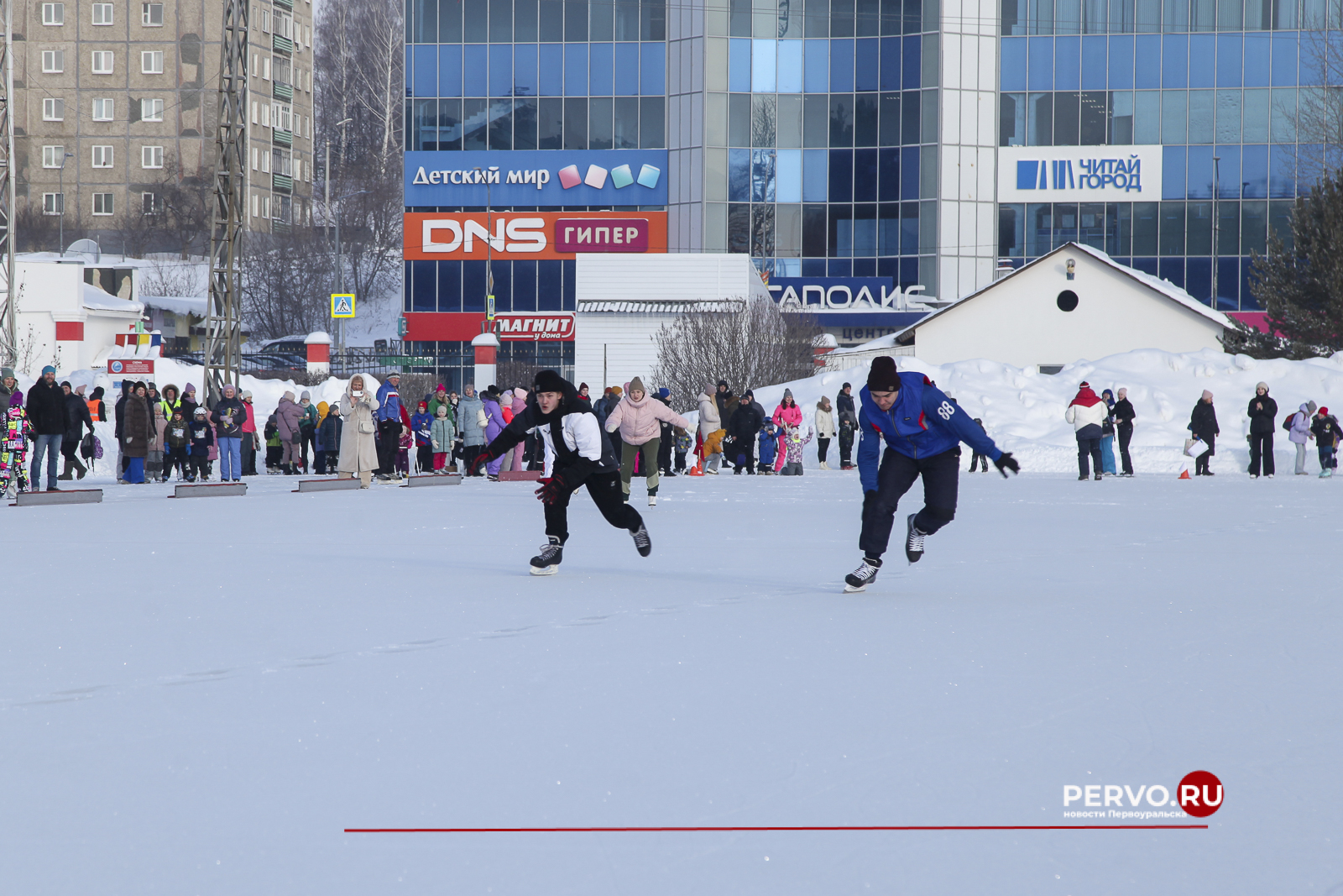 Лед надежды нашей собрал более тысячи жителей Первоуральска