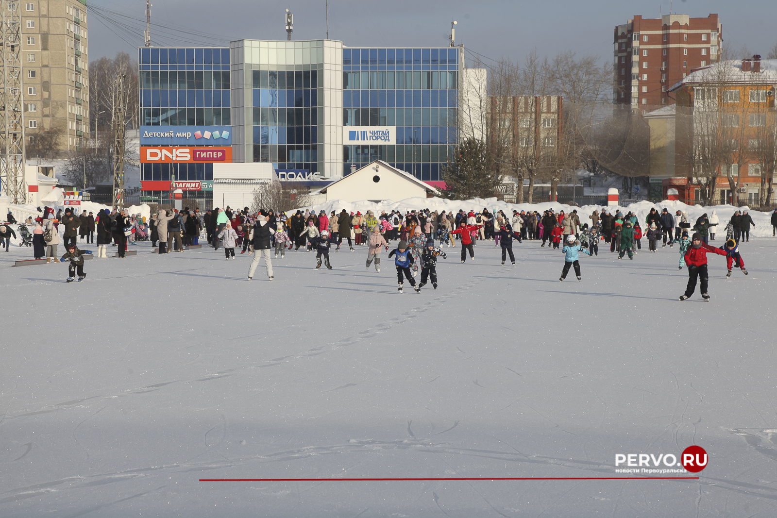Лед надежды нашей собрал более тысячи жителей Первоуральска