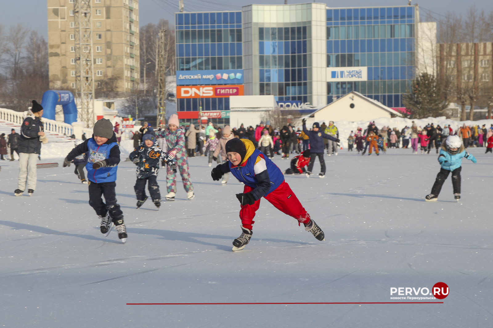 Лед надежды нашей собрал более тысячи жителей Первоуральска