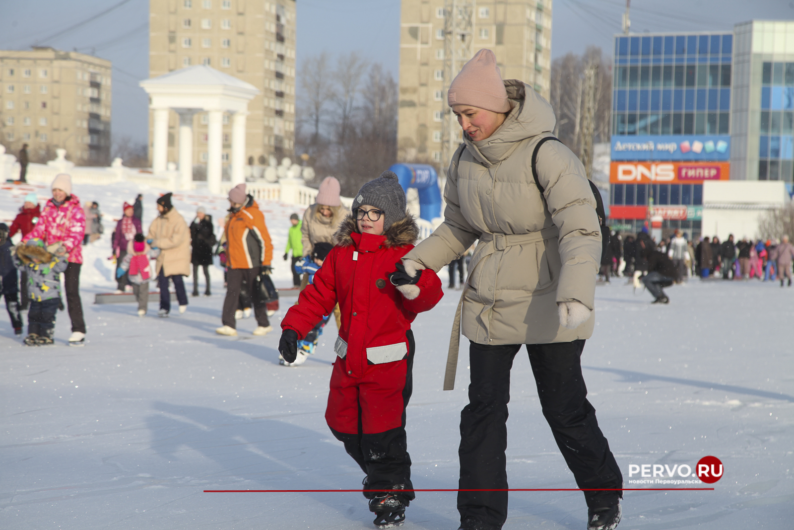 Лед надежды нашей собрал более тысячи жителей Первоуральска